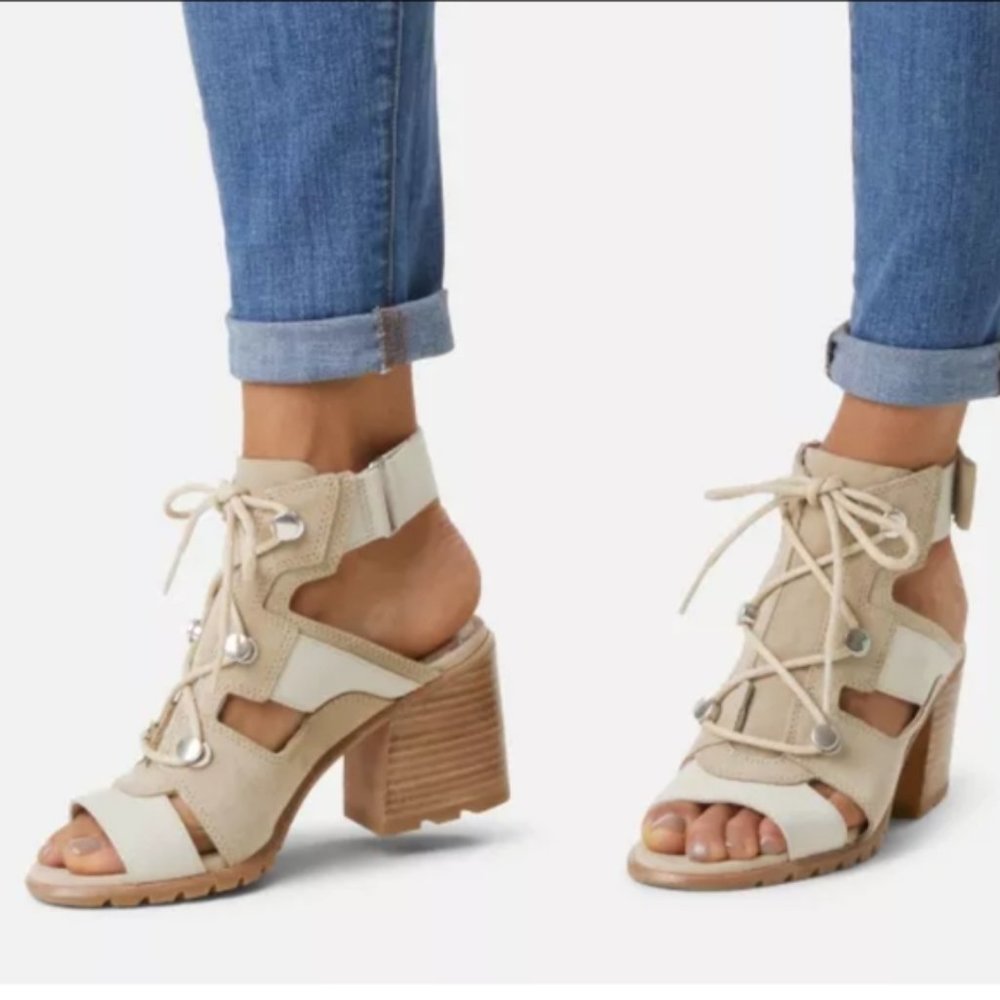 NWT Sorel Lace up Sandals in Taupe